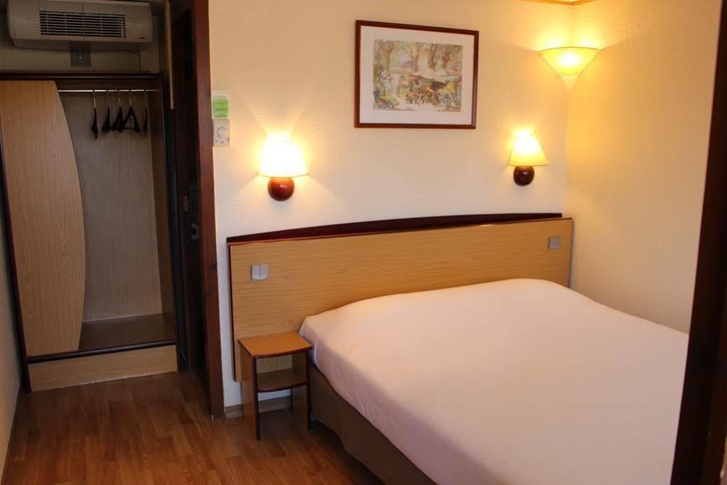 Campanile Rouen Nord - Mont-Saint-Aignan Hotel Kültér fotó
